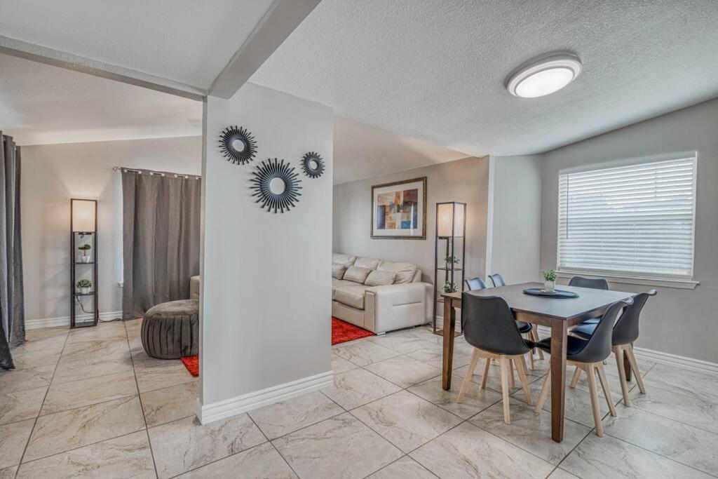 The Hummingbird Sunset Home, West Side إل باسو المظهر الخارجي الصورة