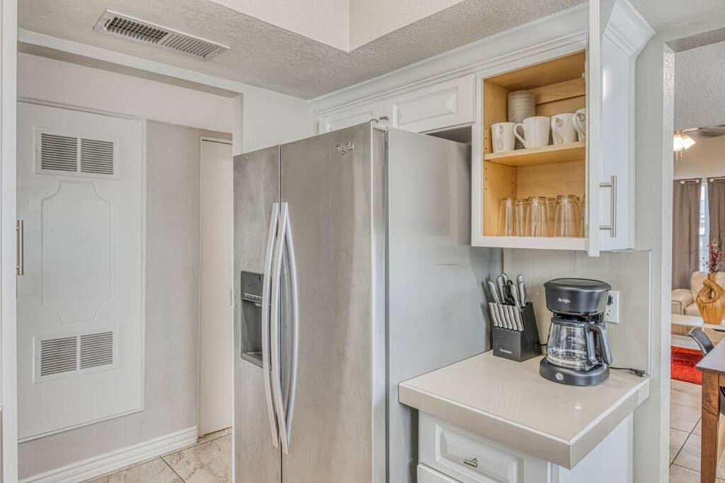 The Hummingbird Sunset Home, West Side إل باسو المظهر الخارجي الصورة