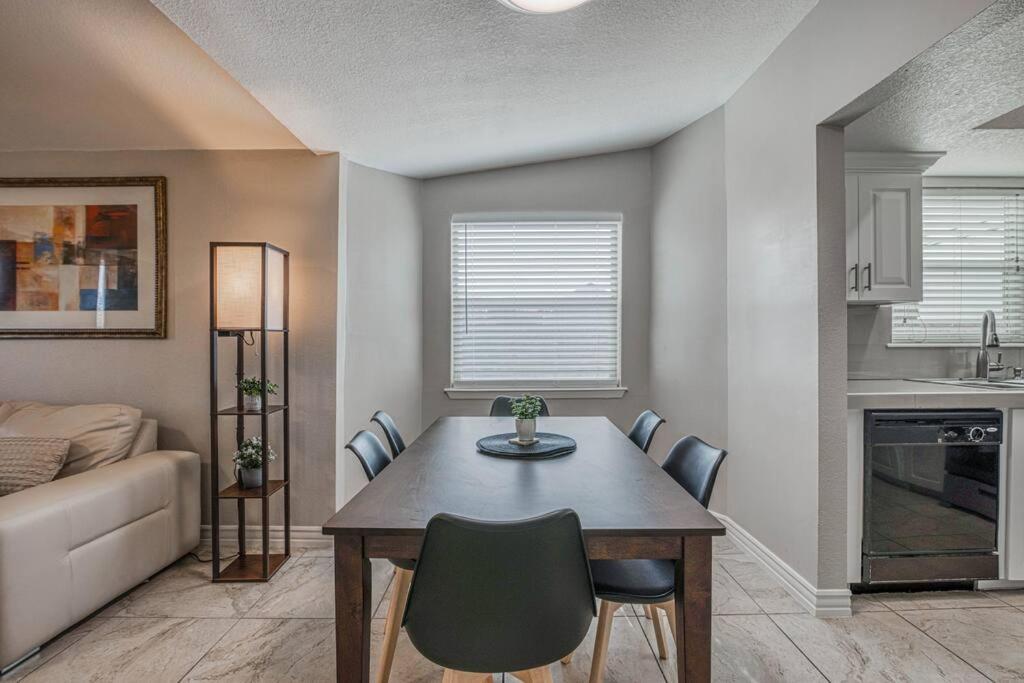 The Hummingbird Sunset Home, West Side إل باسو المظهر الخارجي الصورة