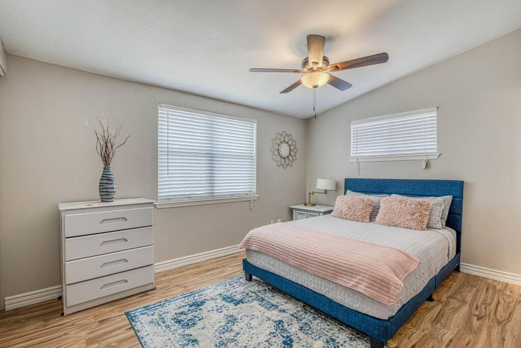 The Hummingbird Sunset Home, West Side إل باسو المظهر الخارجي الصورة