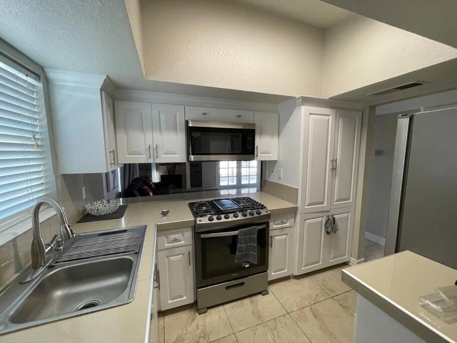 The Hummingbird Sunset Home, West Side إل باسو المظهر الخارجي الصورة